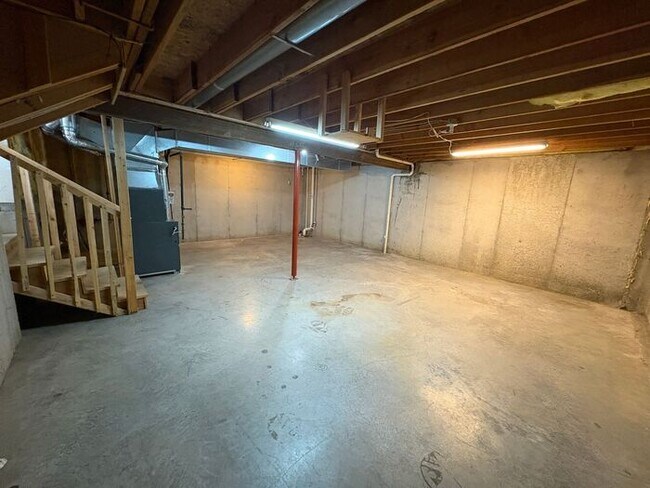 Building Photo - 3-Bedroom Home in a Quiet, Relaxing Neighb...