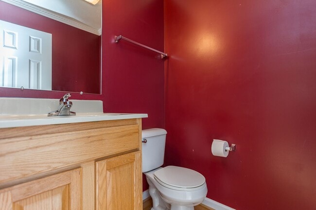 Building Photo - Spacious 3-Bedroom Townhome with Garage in a Prime Harrisonburg Location!