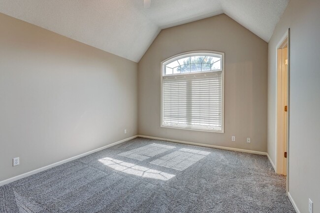 Building Photo - {14400} Somerset Brooke + Beautifully Updated Throughout + Finished Walk Out Basement + Fenced Yard