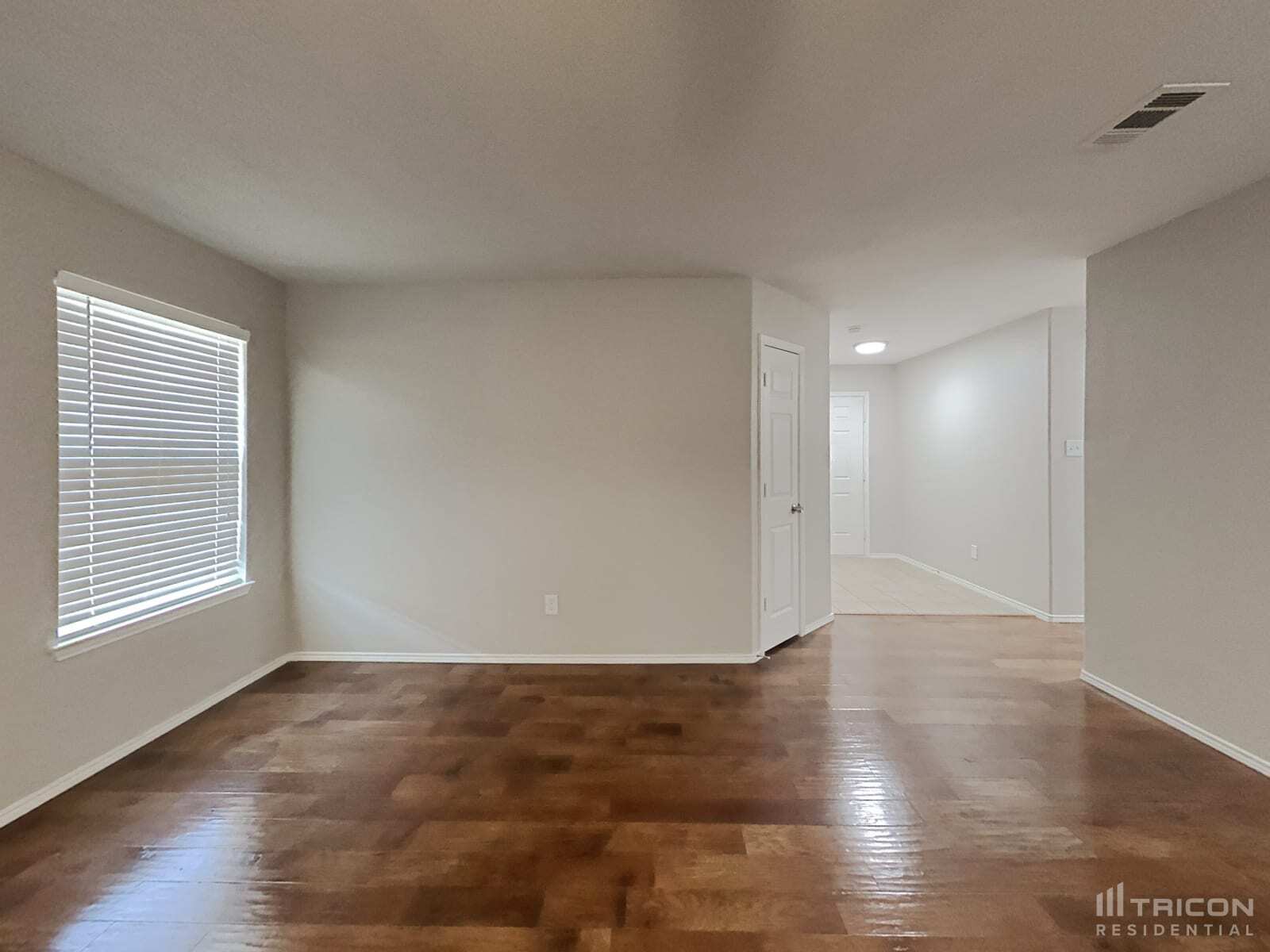 Building Photo - 429 Sandy Creek Dr