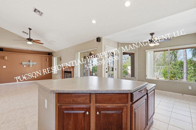 Building Photo - 10845 N Eagle Eye Pl