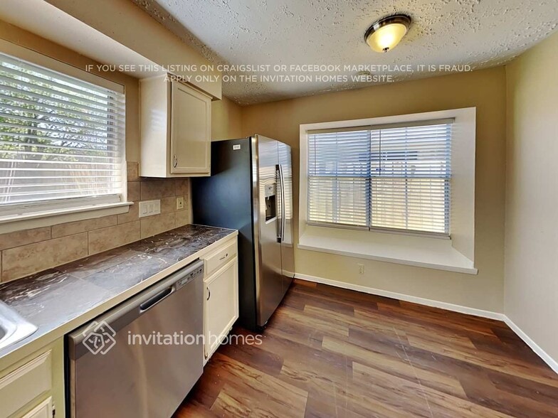 Building Photo - 410 Buoy Rd