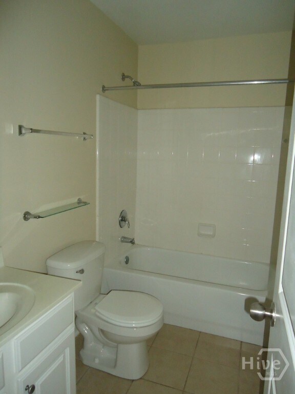 Building Photo - 1035 Barnett Shoals Rd