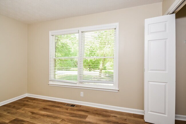 Building Photo - 2984 Leasa Ct