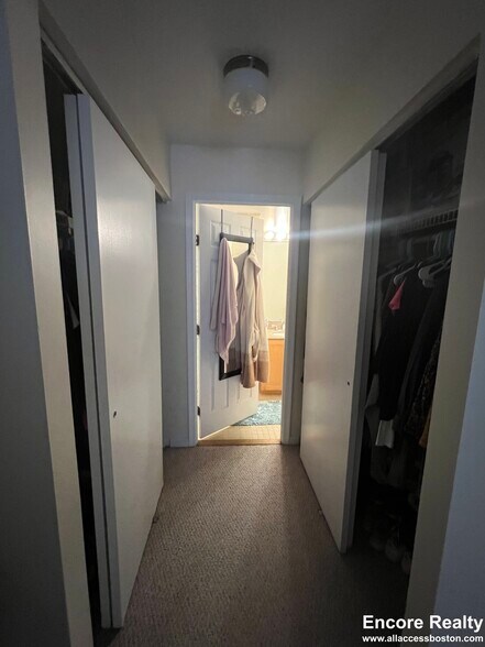 Building Photo - 32 Soden St