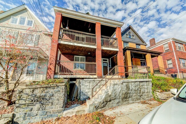 Building Photo - 86 Estella Ave
