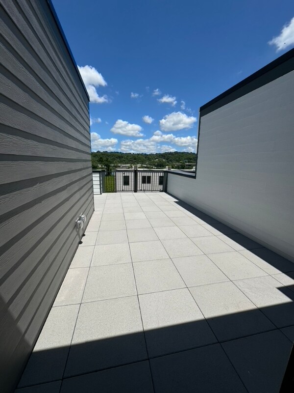 Building Photo - 1112 River Frk Wy