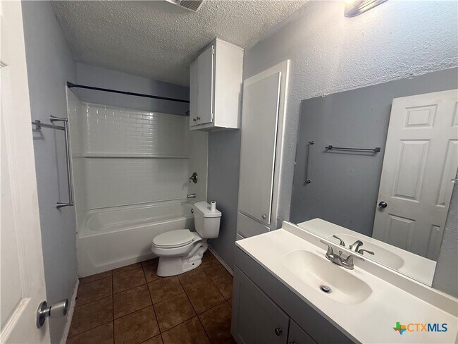 Building Photo - 106 Cockerham St