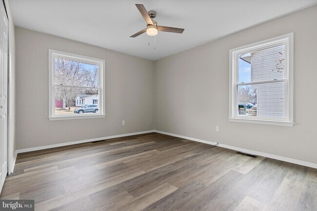 Building Photo - 1006 Stone Ave