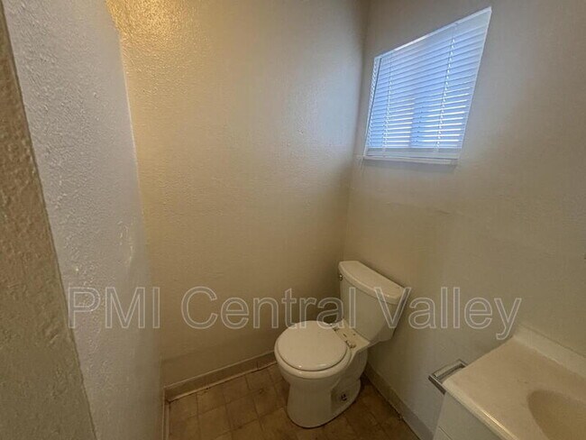 Building Photo - 1302 N Filbert St