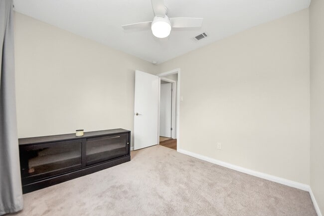 Building Photo - 18019 Autumn Hills Dr