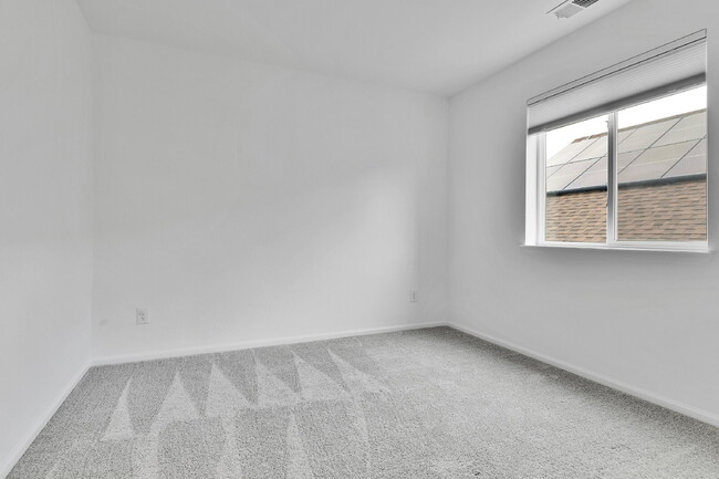 Building Photo - $4,850 - Spacious 5-Bed, 3.5 bath Home wit...