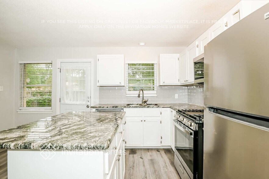 Building Photo - 1501 Juanita Dr