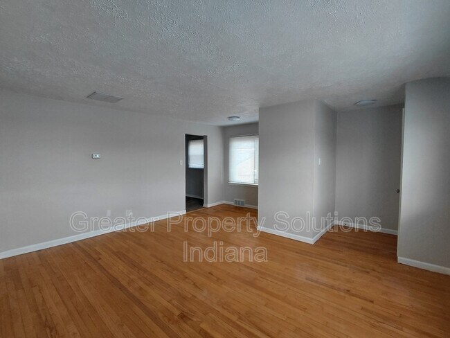 Building Photo - 8120 Kennedy Ave