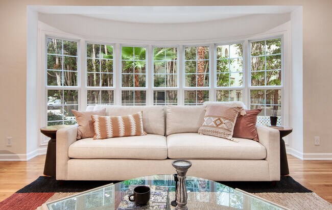 Building Photo - 422 Smithwood Dr