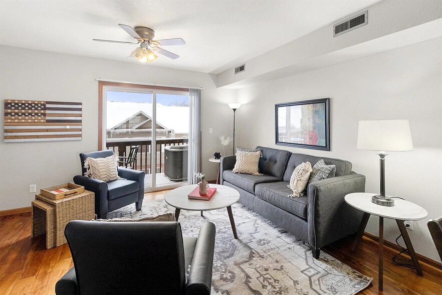 Building Photo - 11 Hannah Ln