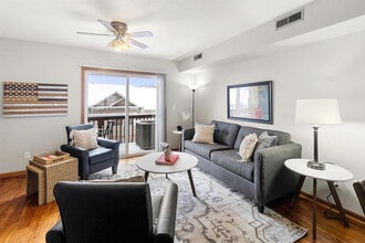 Building Photo - 12 Hannah Ln