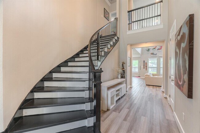 Building Photo - 40 Snowdrop Lily Dr