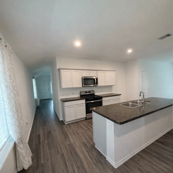 Building Photo - 5242 Rothwell Hts Dr