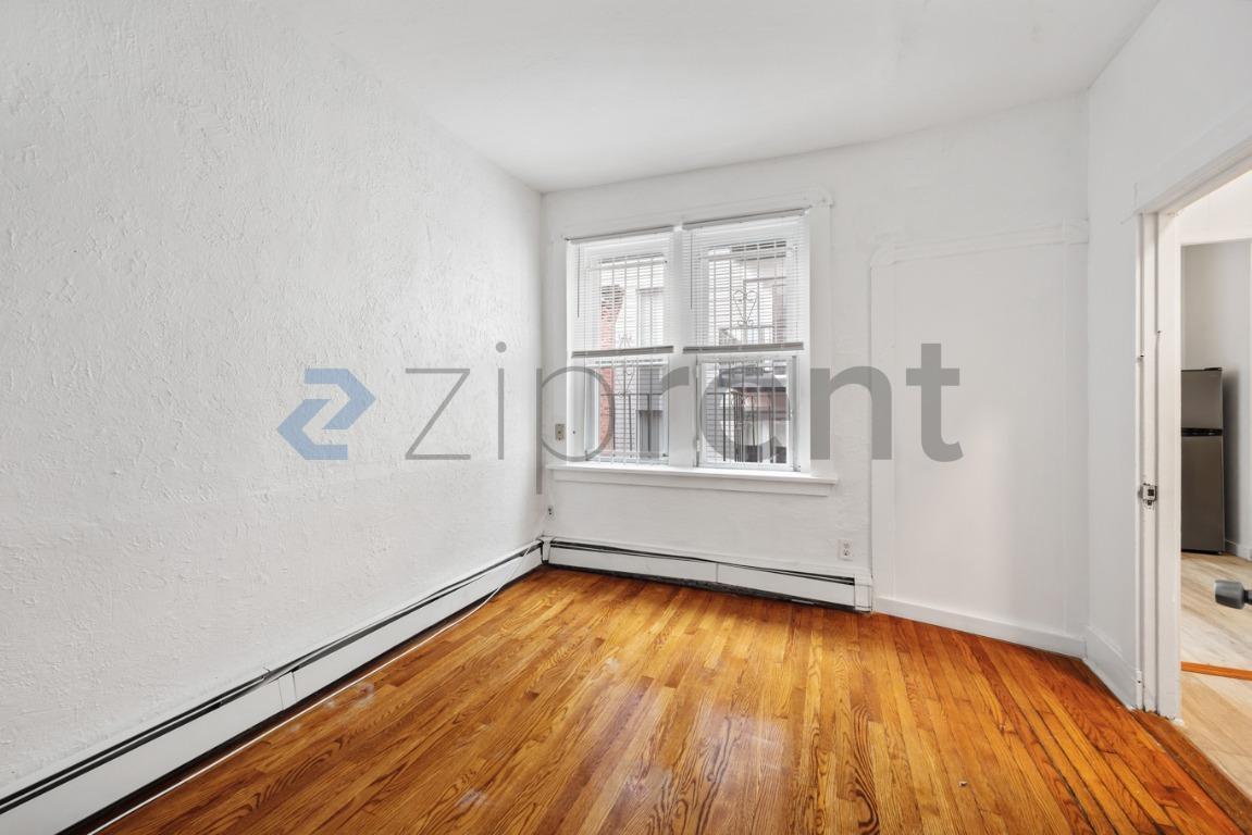 Building Photo - Unit 3
