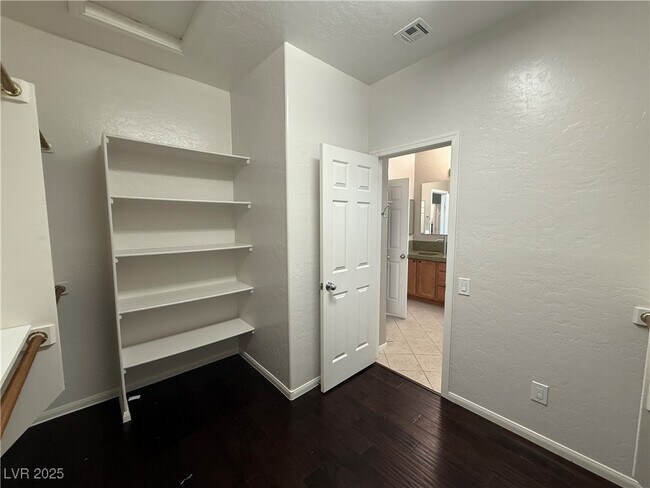 Building Photo - 2739 Mintlaw Ave