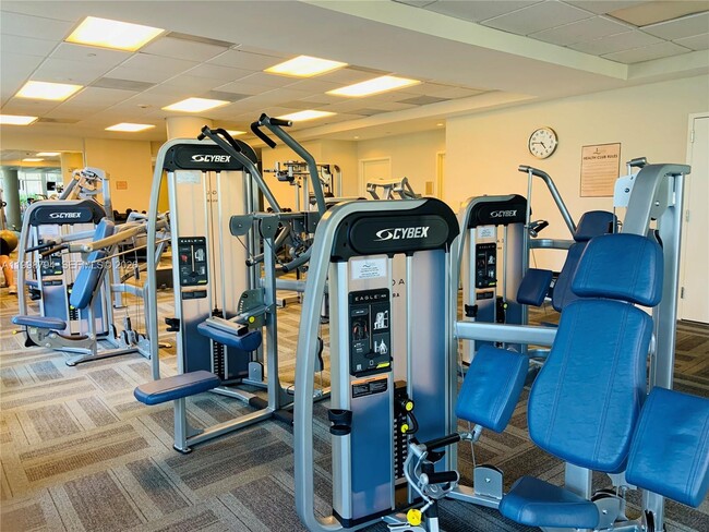 Building Photo - 801 Brickell Key Blvd