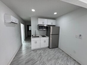 Building Photo - 4359 Cassius St
