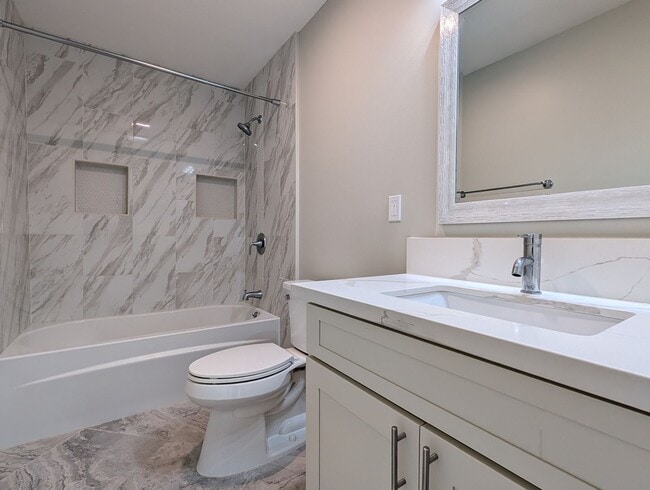 Building Photo - HINA30