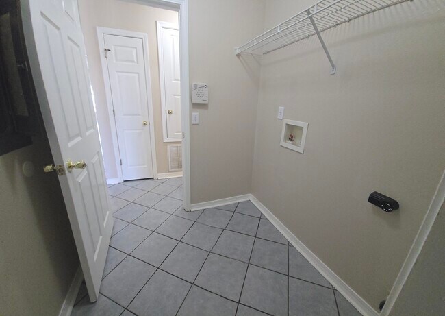 Building Photo - 418 Pristine Water Ln