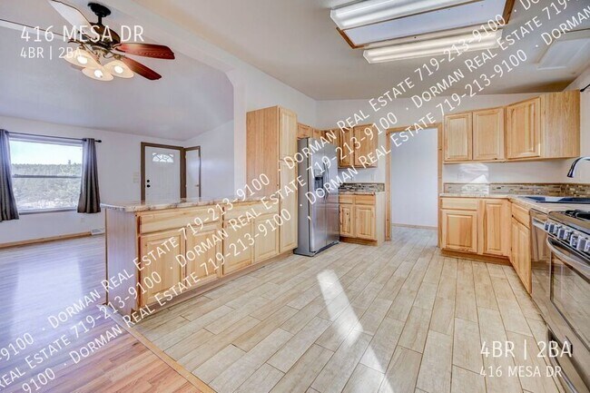 Building Photo - 416 Mesa Dr