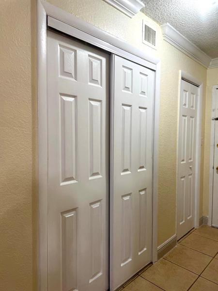 Building Photo - 6930 Miami Gardens Dr
