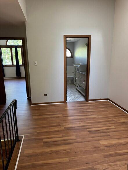 Building Photo - 17573 Pheasant Dr