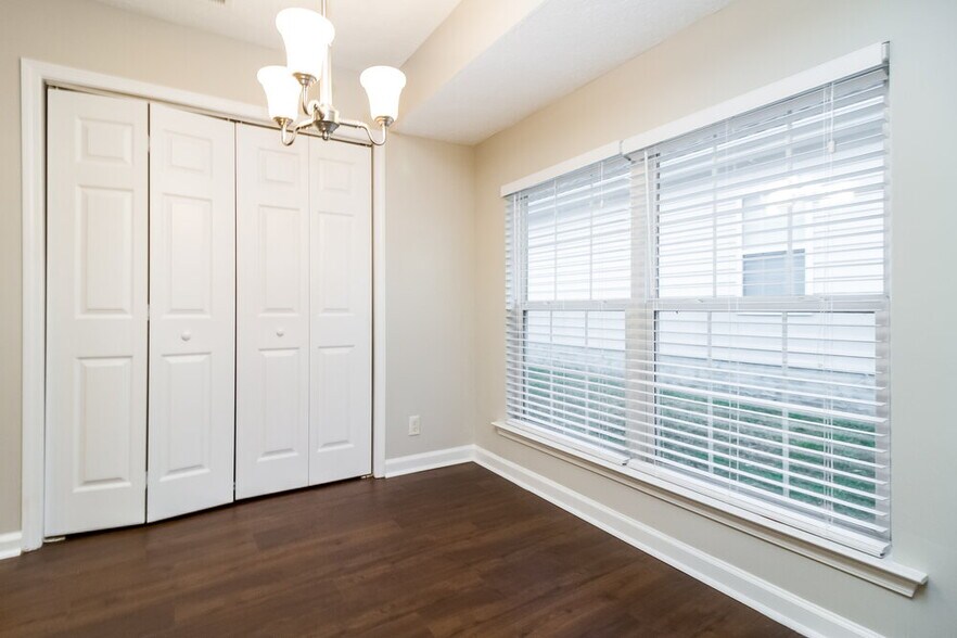 Building Photo - 7128 Legacy Dr