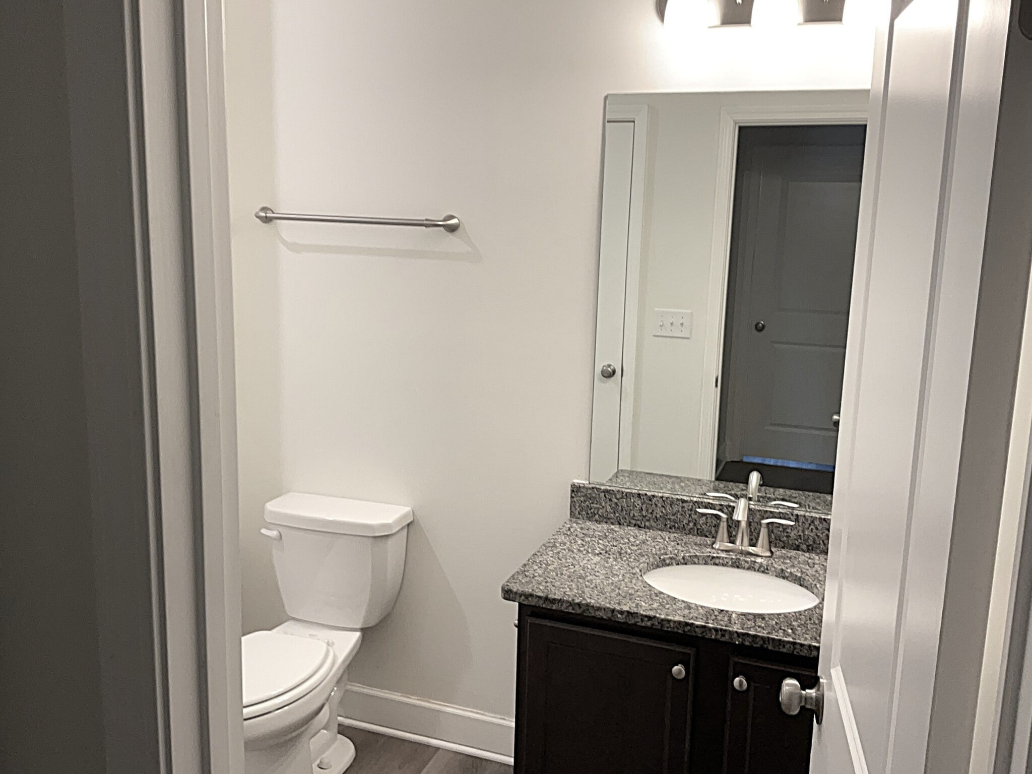 Building Photo - 5702 Lakemont Dr