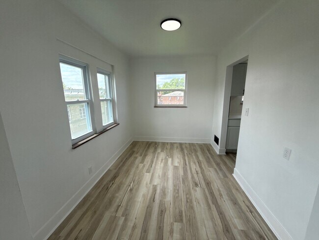 Building Photo - 7209 Brookcrest Dr