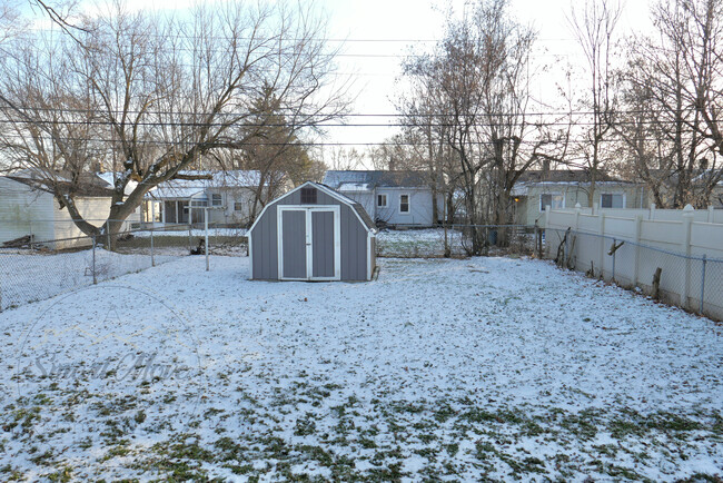 Building Photo - 11268 Packard Ave