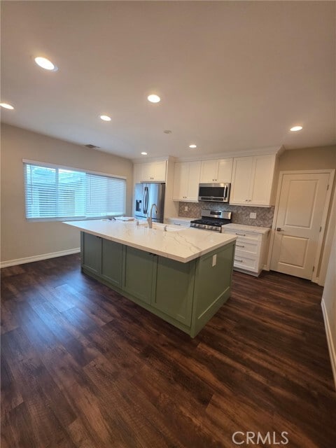 Building Photo - 9556 E Live Oak Ave