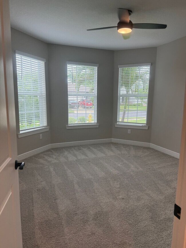 Building Photo - Lakeview Living with Bonus Flex Space & Resort-Style Amenities