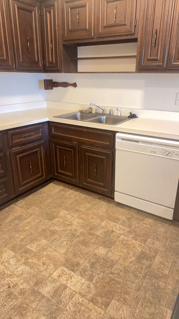 Building Photo - Location, Location!