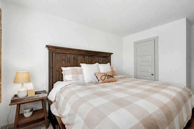 Building Photo - 3839 Hordley Ter Trl