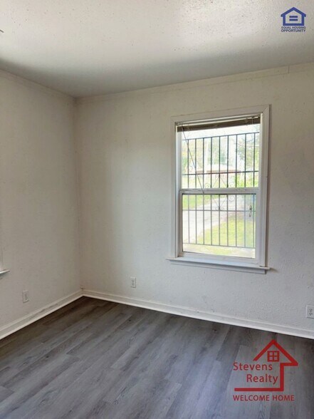 Building Photo - 3617 Rogers Rd