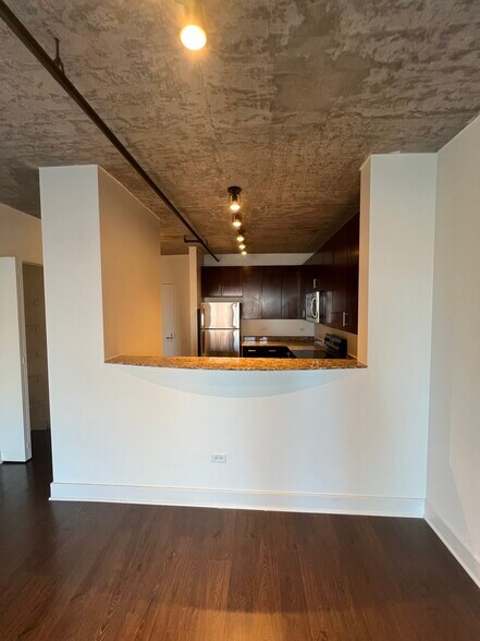 Building Photo - 111 W Polk St
