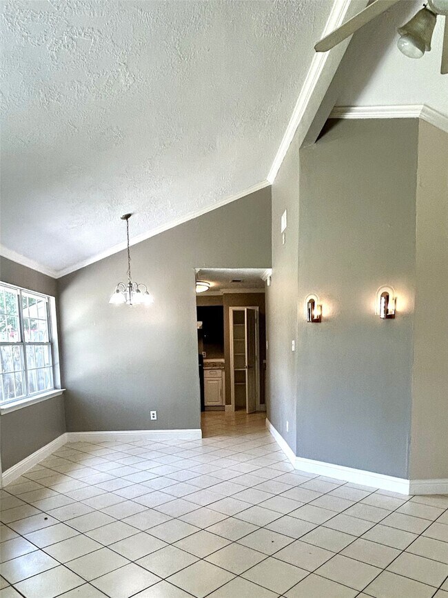 Building Photo - 2715 Spring Canyon Ct