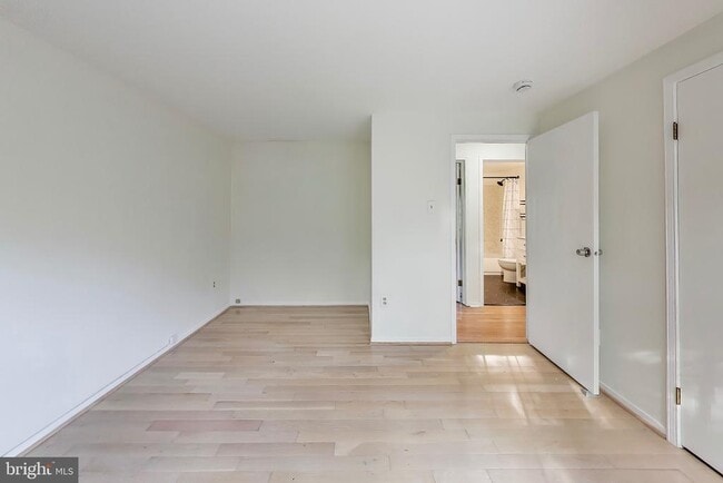 Building Photo - 8932 Barrowgate Ct