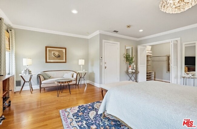 Building Photo - 516 S Rimpau Blvd