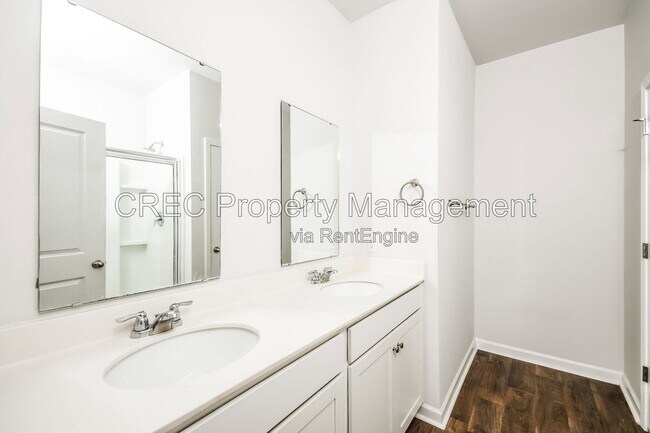 Building Photo - 928 Woodside Creek Ln