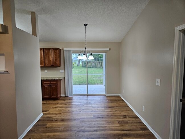 Building Photo - 5411 NW Arrowhead Terrace