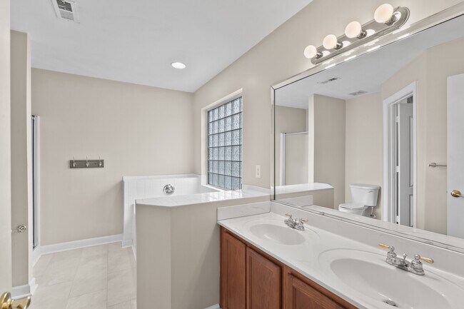 Building Photo - 712 Tallahassee Dr