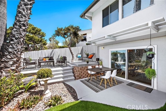 Building Photo - 2120 Temple Hills Dr