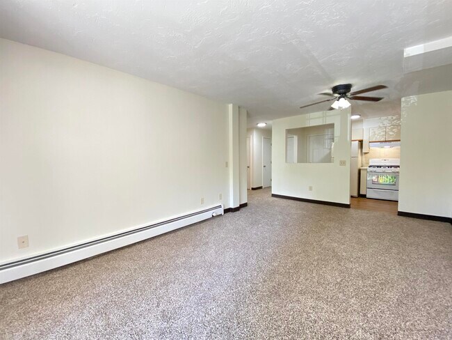 Building Photo - 379 Huse Rd